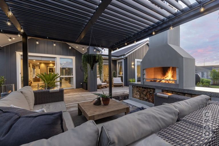 Photo of property in 61 Pitoitoi Drive, Riverhead, 0820