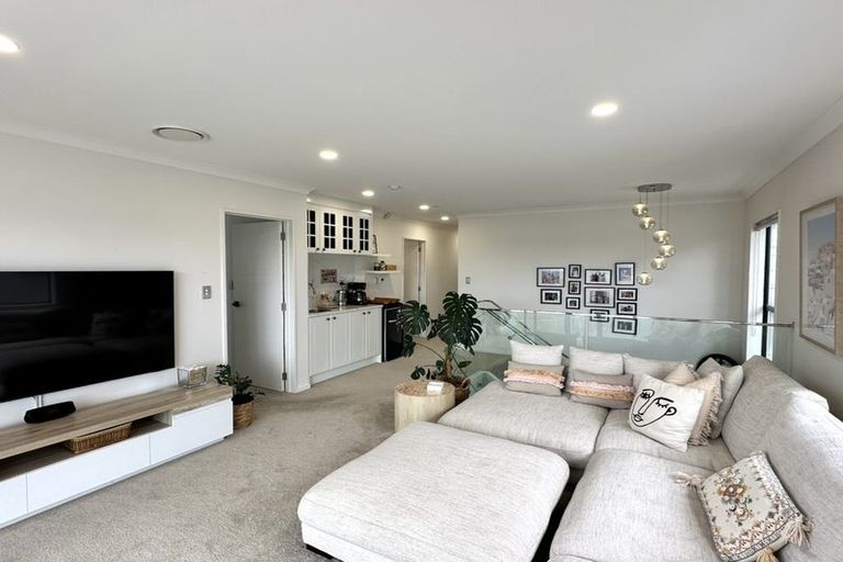 Photo of property in 24 Matahae Drive, Flat Bush, Auckland, 2019