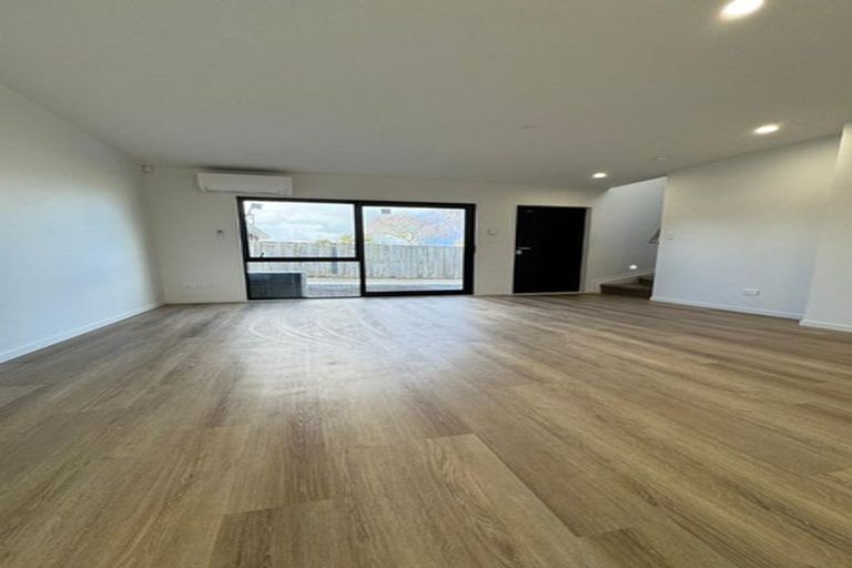 Photo of property in 73c Arimu Road, Papakura, 2110