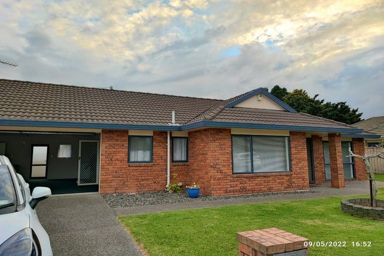 Photo of property in 25j Youngs Road, Papakura, 2110