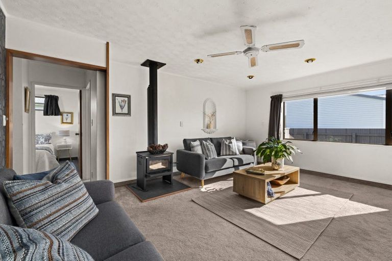 Photo of property in 2/8 Duart Road, Havelock North, 4130