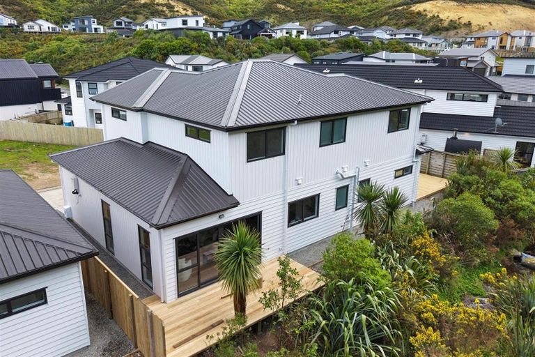 Photo of property in 5 Pihipihi Way, Crofton Downs, Wellington, 6035