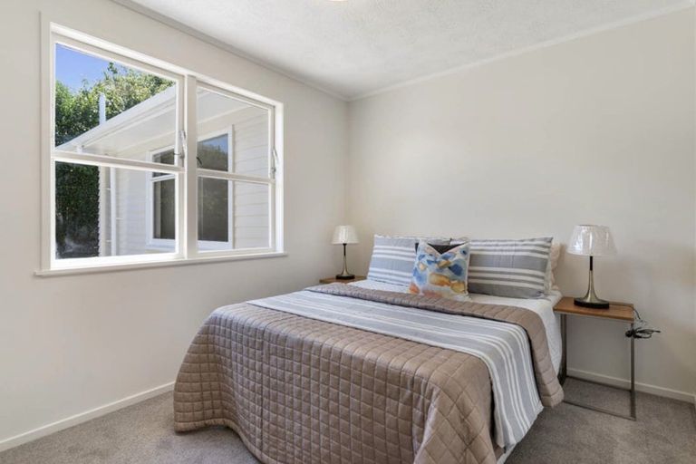 Photo of property in 14 Bentley Avenue, Glenfield, Auckland, 0629