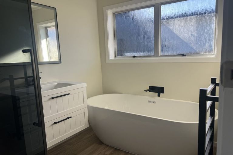 Photo of property in 33a Russleigh Drive, Dinsdale, Hamilton, 3204