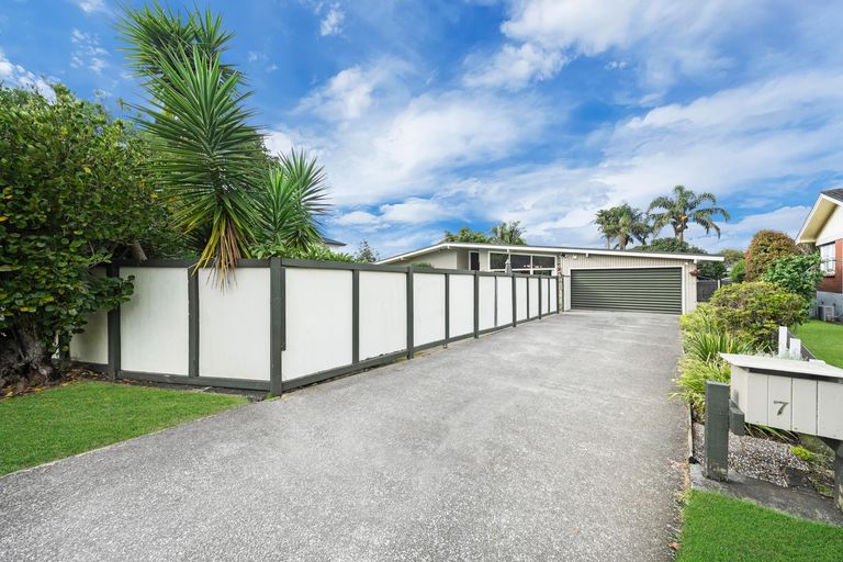 Photo of property in 7 Bushlands Place, Opaheke, Papakura, 2113