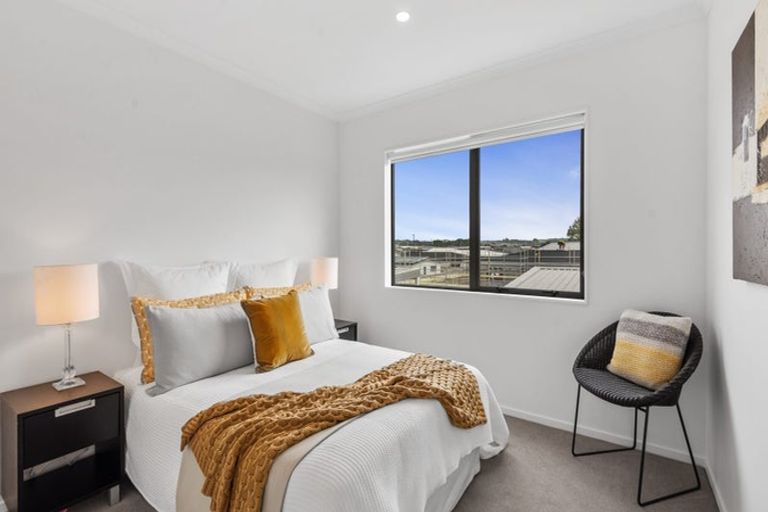 Photo of property in 8 George Cole Lane, Takanini, 2112