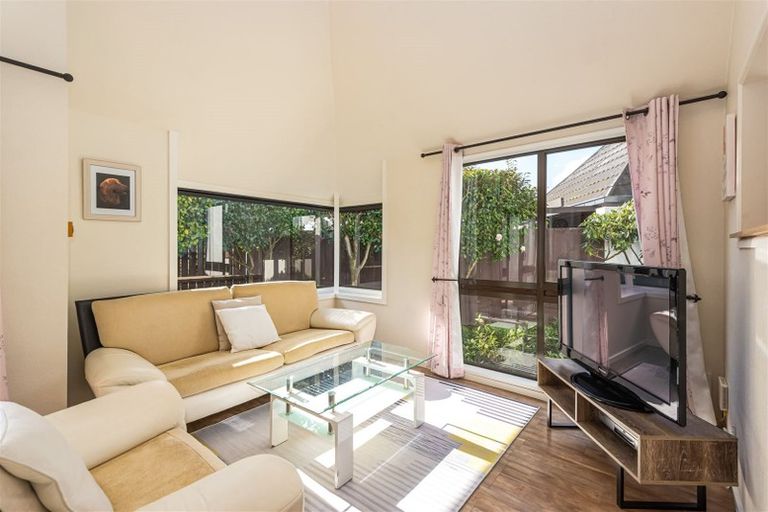 Photo of property in 43n Waimairi Road, Upper Riccarton, Christchurch, 8041