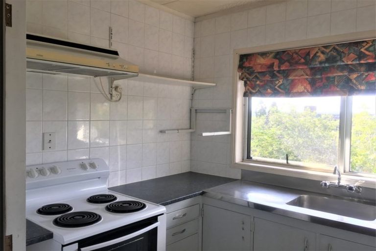 Photo of property in 3/2 Hinekohu Street, New Lynn, Auckland, 0600