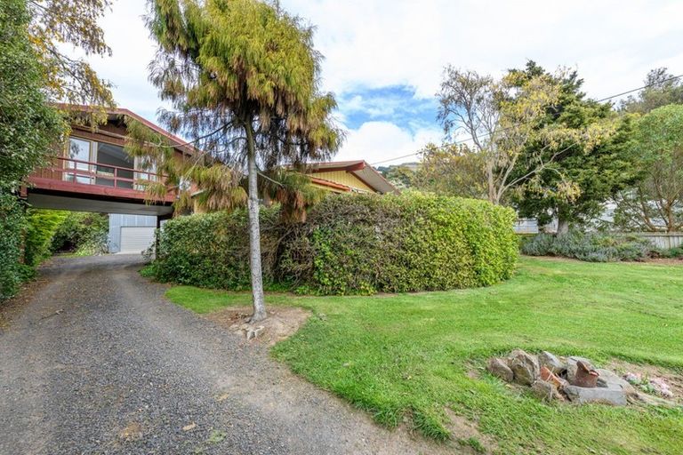 Photo of property in 1 Holmes Bay Road, Pigeon Bay, 7583