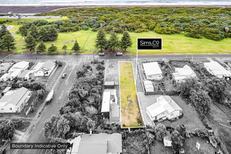 Photo of property in 44 Seafront Road, Castlecliff, Wanganui, 4501
