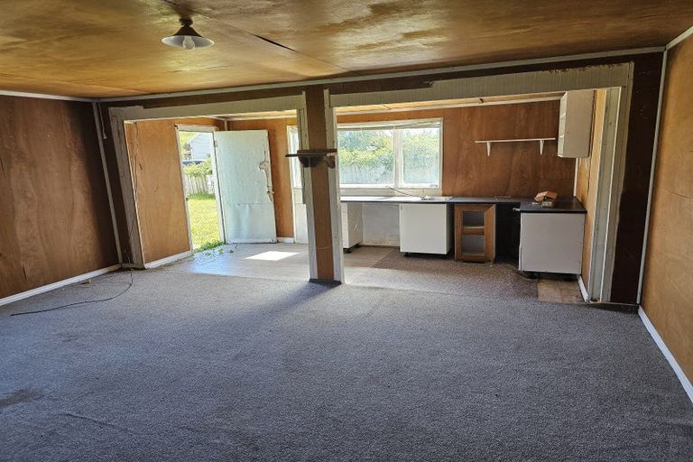 Photo of property in 6 The Esplanade, Westport, 7825