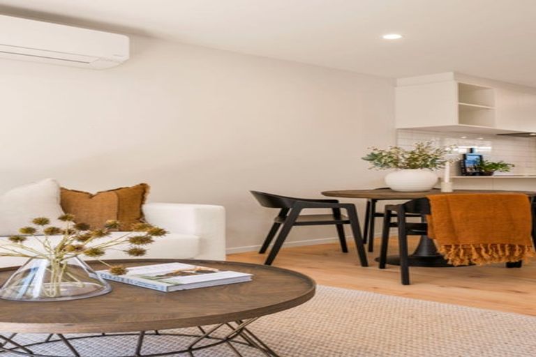 Photo of property in 4/721 Te Atatu Road, Te Atatu Peninsula, Auckland, 0610