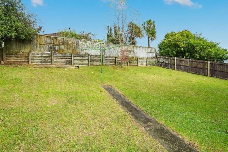 Photo of property in 5 Santiago Crescent, Unsworth Heights, Auckland, 0632