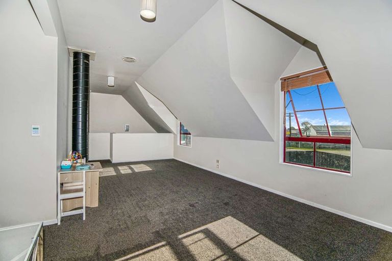 Photo of property in 1 Derby Street, Westport, 7825