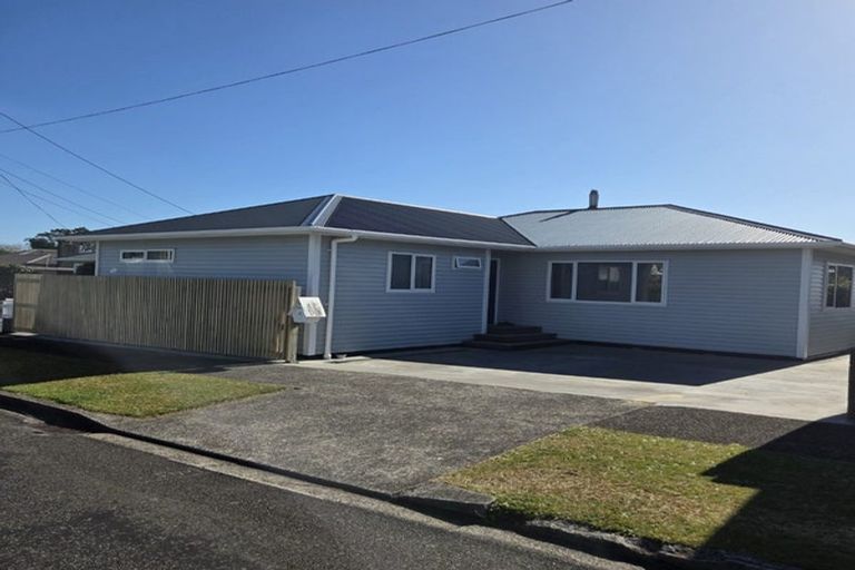 Photo of property in 9 Clyde Street, Ferndale, New Plymouth, 4310