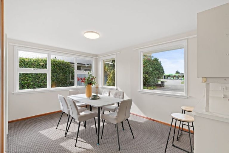 Photo of property in 115 Withells Road, Avonhead, Christchurch, 8042