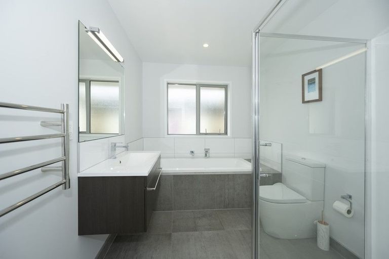 Photo of property in 18 Lamborn Drive, Papakura, 2110