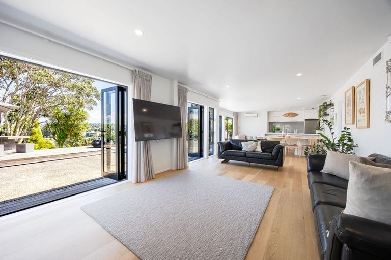 Photo of property in 5a Clifton Road, Browns Bay, Auckland, 0630
