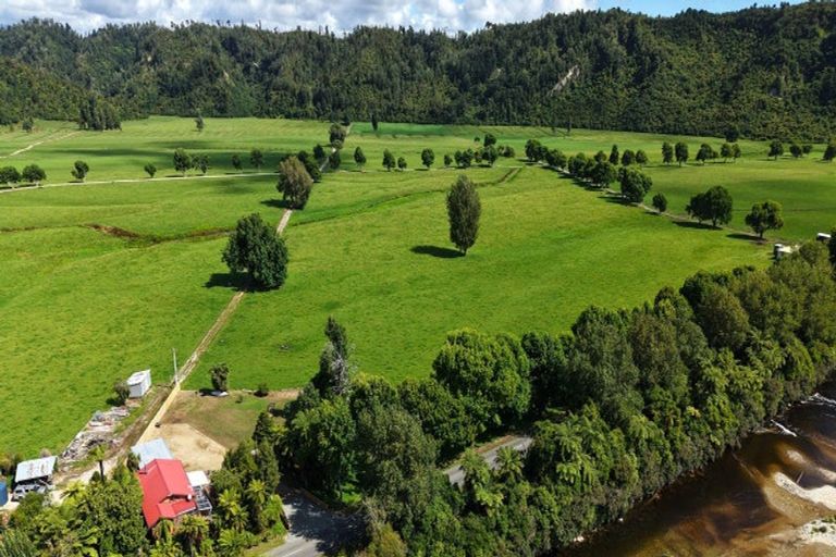 Photo of property in 240 Arapito Road, Karamea, 7893