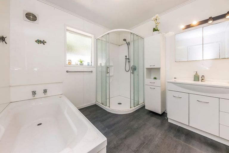 Photo of property in 14 Morrow Terrace, Pukekohe, 2120