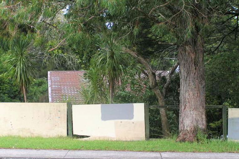 Photo of property in 24 Reynella Drive, Massey, Auckland, 0614