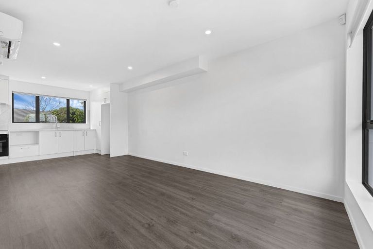 Photo of property in 1/45 Dale Crescent, Pakuranga, Auckland, 2010