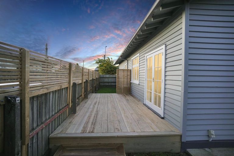 Photo of property in 234 Centaurus Road, Saint Martins, Christchurch, 8022