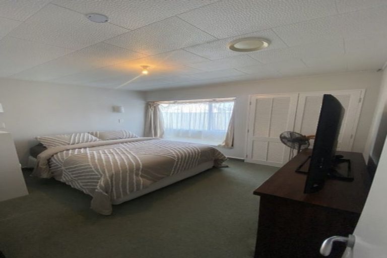 Photo of property in 11 Jeffares Place, Taradale, Napier, 4112