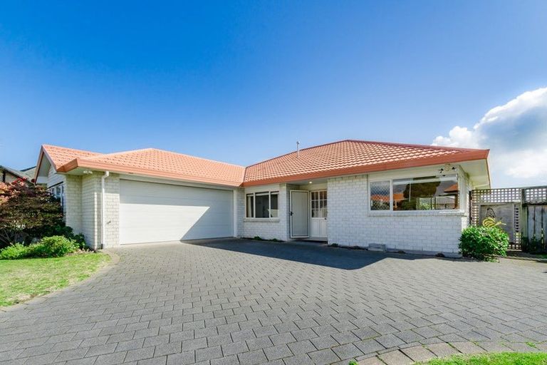 Photo of property in 23 Kotuku Drive, Paraparaumu Beach, Paraparaumu, 5032