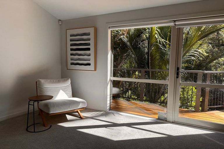 Photo of property in 61 Otitori Bay Road, Titirangi, Auckland, 0604