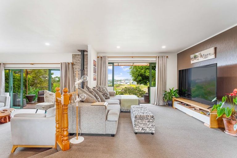 Photo of property in 1/199 Birdwood Road, Massey, Auckland, 0614