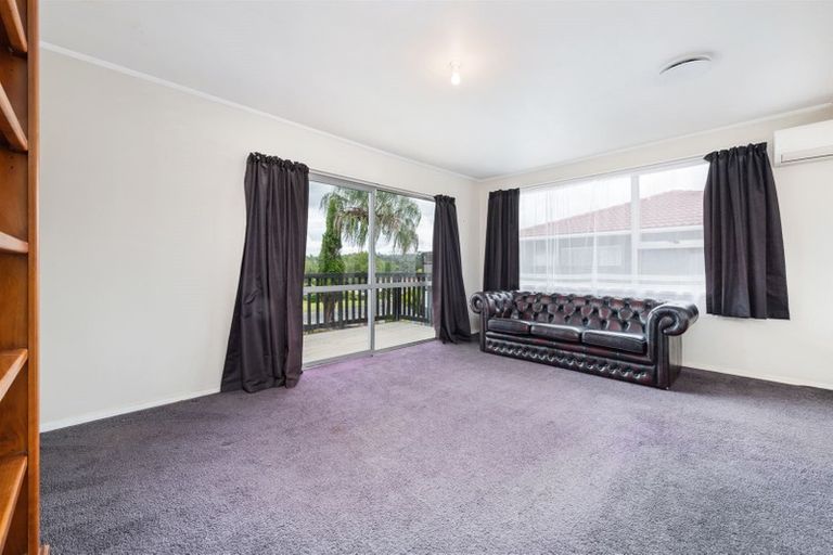Photo of property in 16 Kellett Road, Ranui, Auckland, 0612