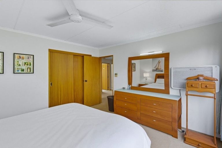 Photo of property in 335 Te Moana Road, Waikanae, 5036