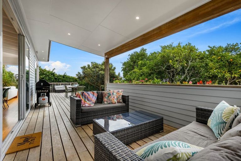 Photo of property in 34 Neil Avenue, Te Atatu Peninsula, Auckland, 0610