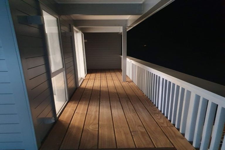 Photo of property in 12 Vista Crescent, Maoribank, Upper Hutt, 5018