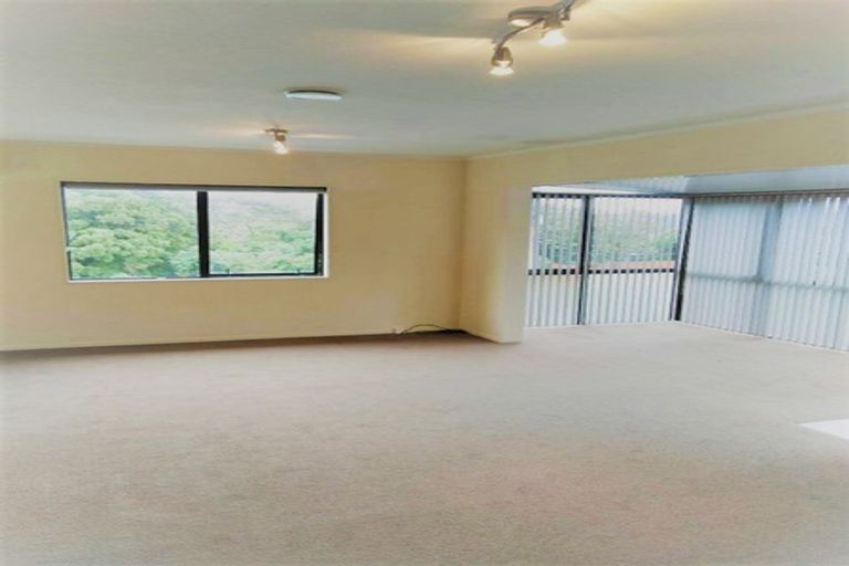 Photo of property in 2/51 Park Road, Glenfield, Auckland, 0629