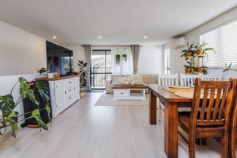Photo of property in 18b Poruru Close, Papakura, 2110