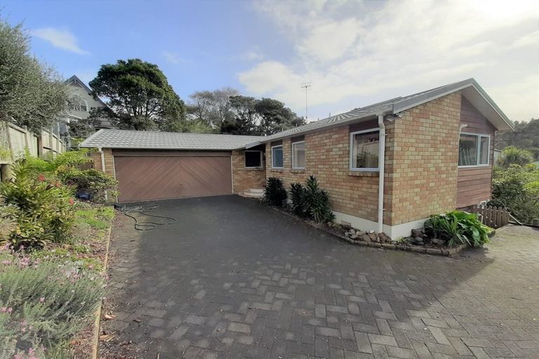 Photo of property in 14 La Roche Place, Northcote, Auckland, 0627
