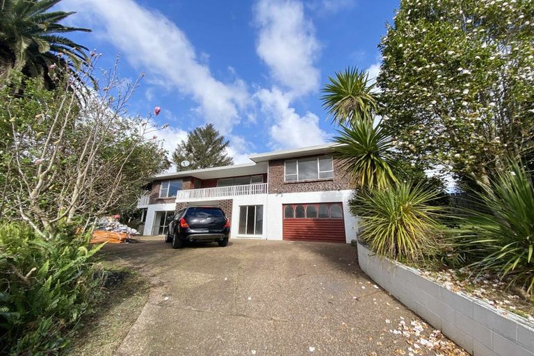 Photo of property in 2 Hogan Street, Pukekohe, 2120