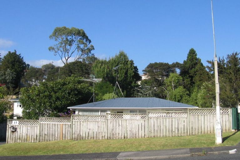 Photo of property in 11 Halberg Street, Glenfield, Auckland, 0629