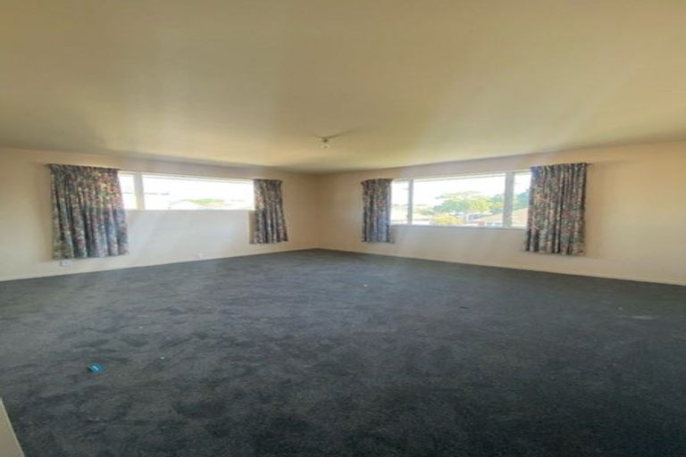 Photo of property in 4a Roche Avenue, Upper Riccarton, Christchurch, 8041