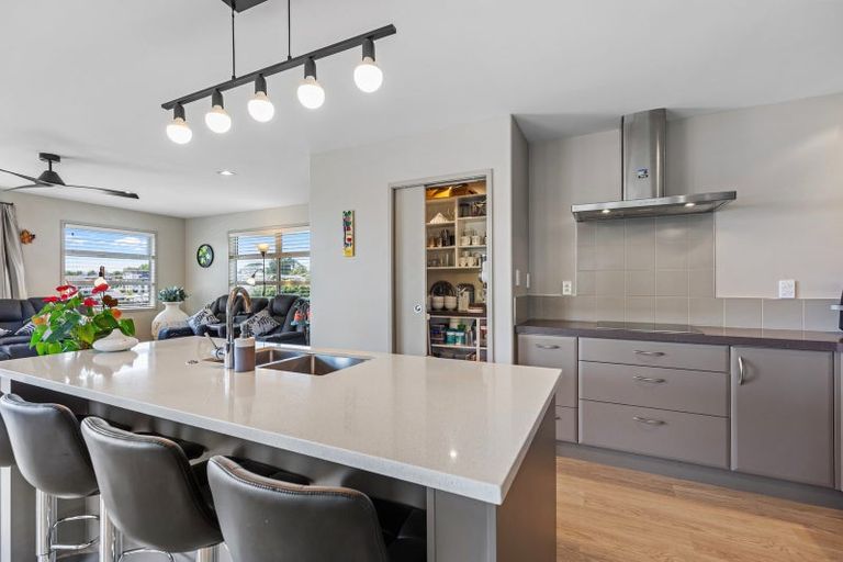 Photo of property in 37 Contour Avenue, Pyes Pa, Tauranga, 3112