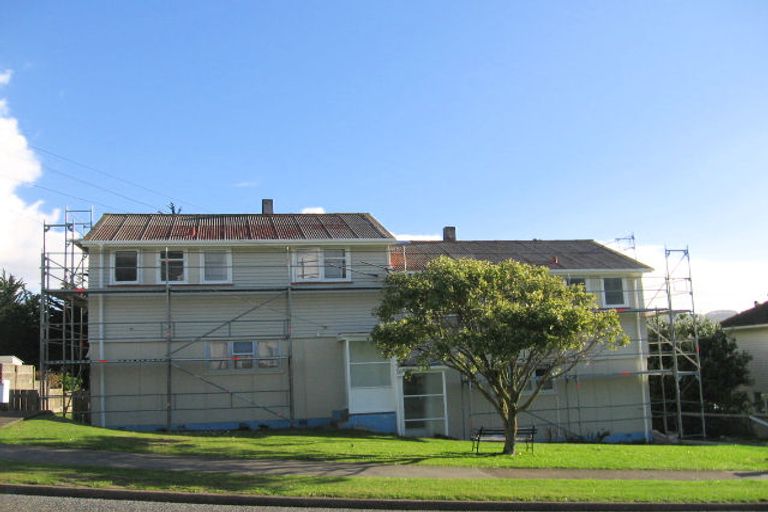 Photo of property in 52- 54 Sievers Grove, Cannons Creek, Porirua, 5024