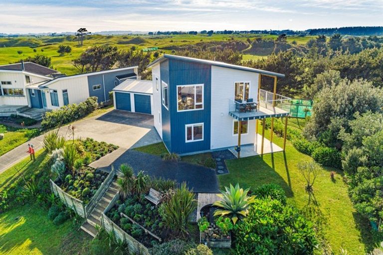 Photo of property in Ehaus, 42 Longbeach Drive, Castlecliff, Whanganui, 4501