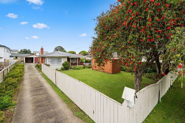 Photo of property in 122 Buckland Road, Mangere East, Auckland, 2024