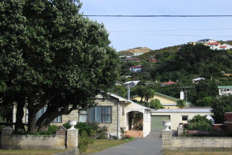 Photo of property in 314 The Parade, Island Bay, Wellington, 6023