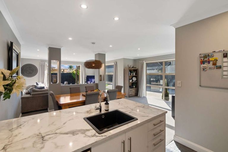 Photo of property in 73b Inwoods Road, Parklands, Christchurch, 8083