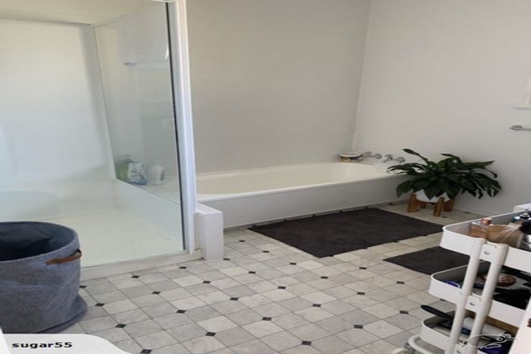 Photo of property in 2/132 Nile Road, Milford, Auckland, 0620