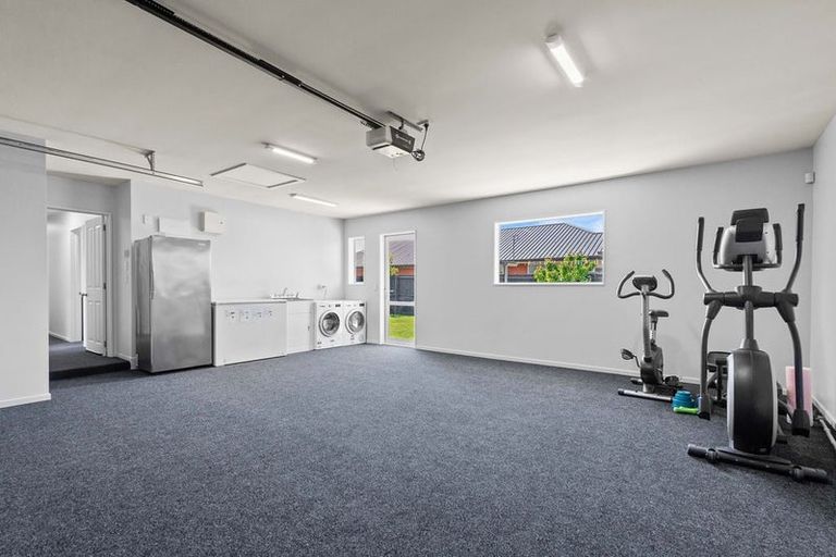 Photo of property in 6 Rawei Place, Harewood, Christchurch, 8051