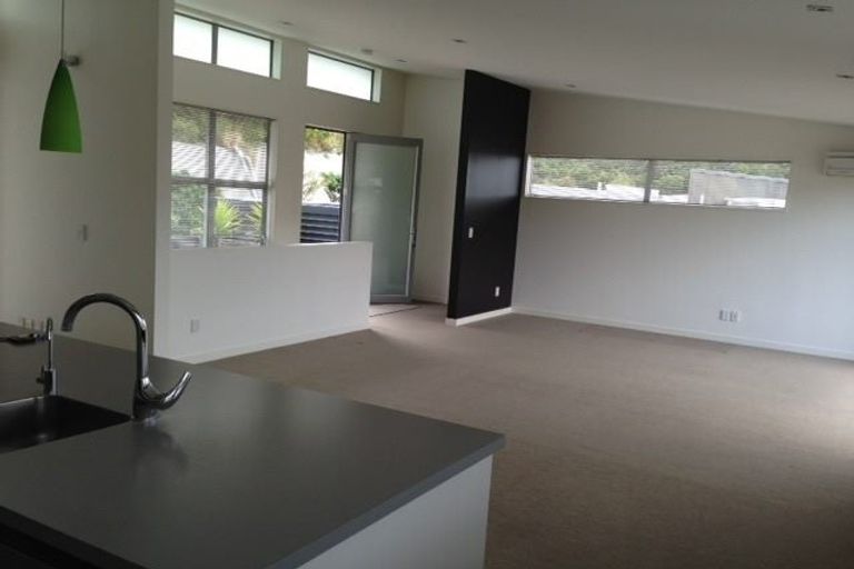 Photo of property in 49 Tiketike Way, Brooklyn, Wellington, 6021